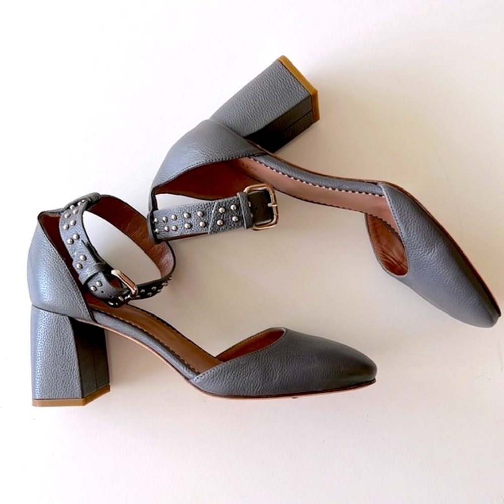 RED V Valentino Round-Toe Block Heel Gray Pumps Sz 38.5